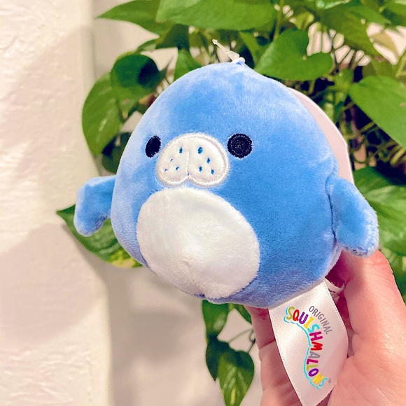 Maeve Sea Cow Squishmallow Clip - Picture 3 of 4